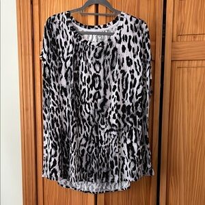 Lularoe Rise collection Tenacious work out tee